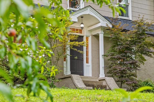 215 N Seminole Drive, Chattanooga, TN 37411