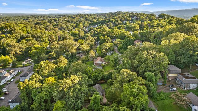 215 N Seminole Drive, Chattanooga, TN 37411