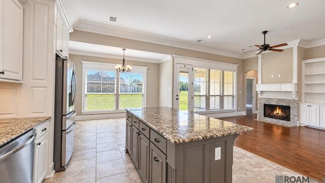 22265 Fairway View Dr, Zachary, LA 70791