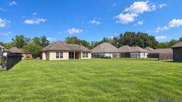 22265 Fairway View Dr, Zachary, LA 70791