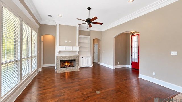 22265 Fairway View Dr, Zachary, LA 70791