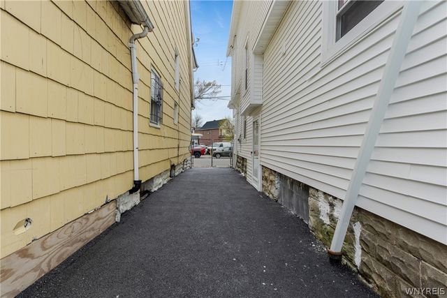 152 Military Road, Buffalo, NY 14207