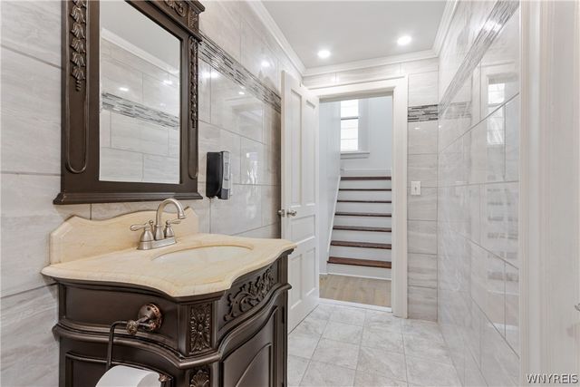 152 Military Road, Buffalo, NY 14207