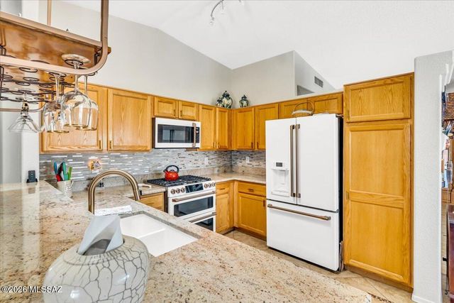 7994 S Teaberry Avenue, Tucson, AZ 85747