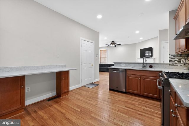 809 ROYAL CRES, Rockville, MD 20850