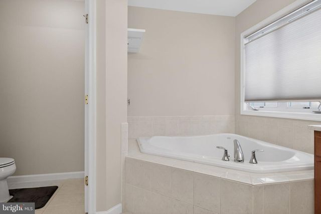 809 ROYAL CRES, Rockville, MD 20850