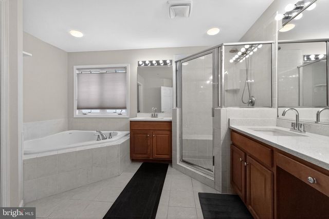 809 ROYAL CRES, Rockville, MD 20850