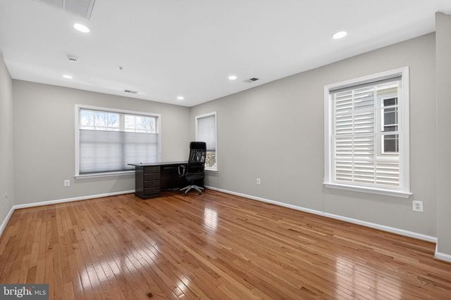 809 ROYAL CRES, Rockville, MD 20850