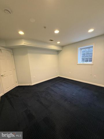 809 ROYAL CRES, Rockville, MD 20850