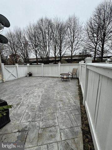 809 ROYAL CRES, Rockville, MD 20850