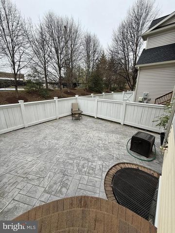 809 ROYAL CRES, Rockville, MD 20850