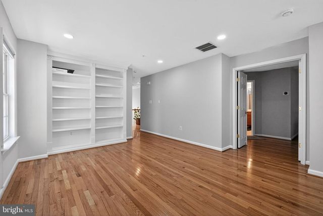 809 ROYAL CRES, Rockville, MD 20850