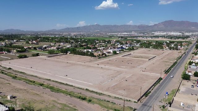 872 Mision de Salta Avenue, El Paso, TX 79932