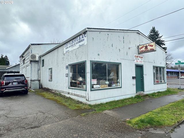 7132 N FESSENDEN St, Portland, OR 97203