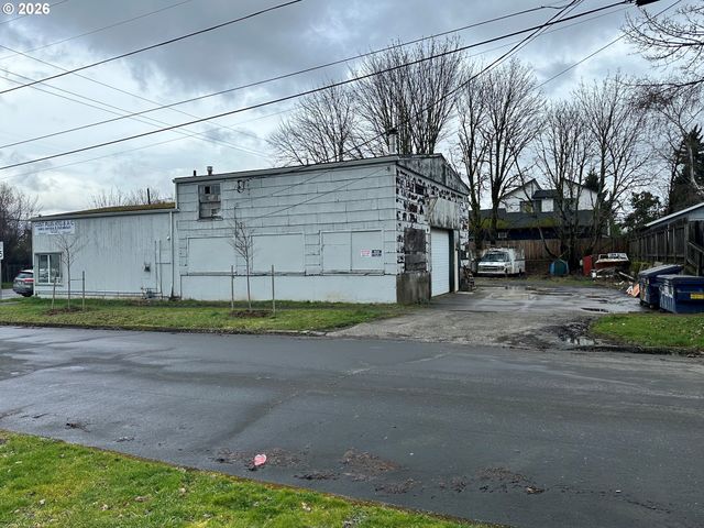 7132 N FESSENDEN St, Portland, OR 97203