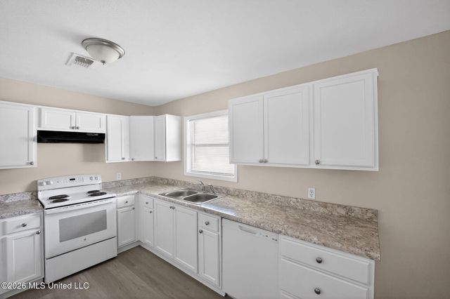 2920 Lakewood Drive, Jackson, MS 39212