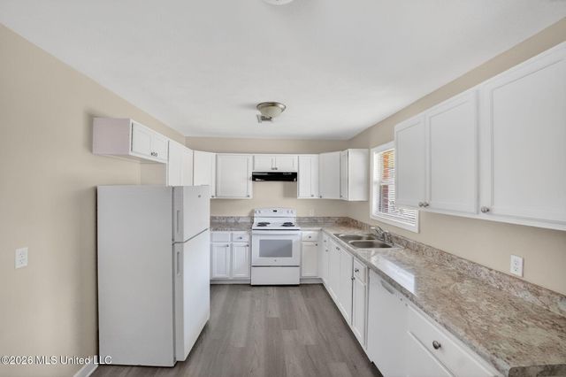 2920 Lakewood Drive, Jackson, MS 39212