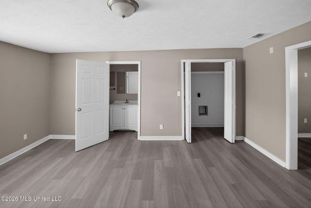 2920 Lakewood Drive, Jackson, MS 39212