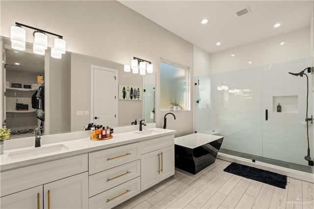 13813 N 36th Street, Mcallen, TX 78504