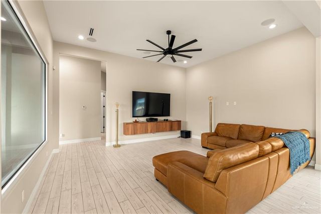 13813 N 36th Street, Mcallen, TX 78504