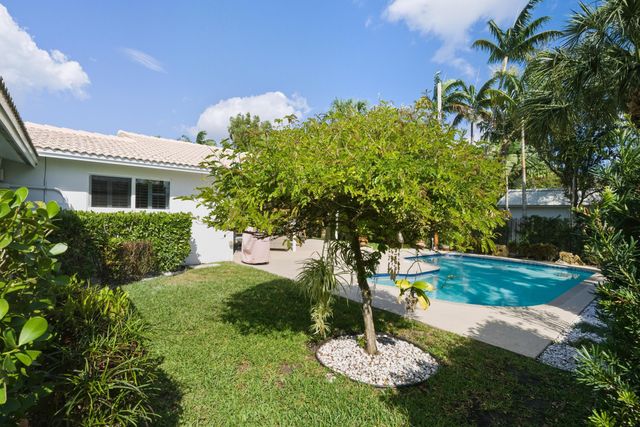 2642 NE 26th Terrace, Lighthouse Point, FL 33064