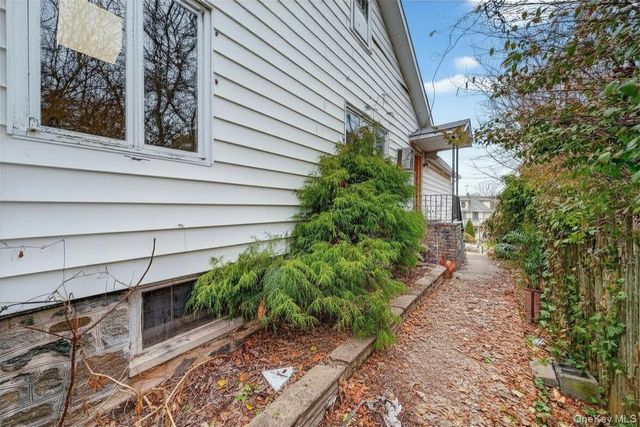 560 Locust Avenue, Port Chester, NY 10573