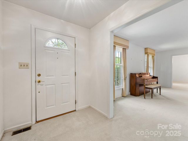 512 Holiday Road, Gastonia, NC 28054