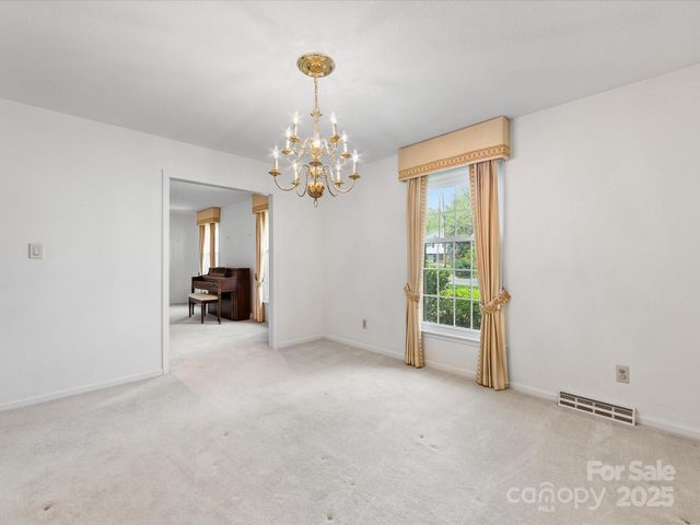 512 Holiday Road, Gastonia, NC 28054