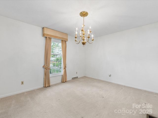 512 Holiday Road, Gastonia, NC 28054