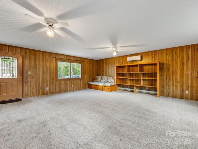 512 Holiday Road, Gastonia, NC 28054