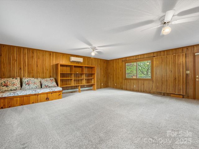 512 Holiday Road, Gastonia, NC 28054