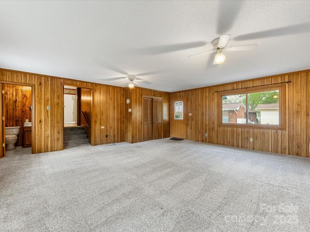 512 Holiday Road, Gastonia, NC 28054