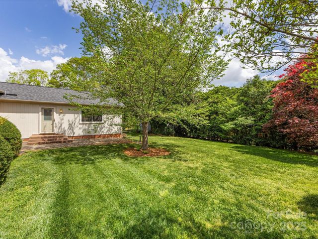 512 Holiday Road, Gastonia, NC 28054