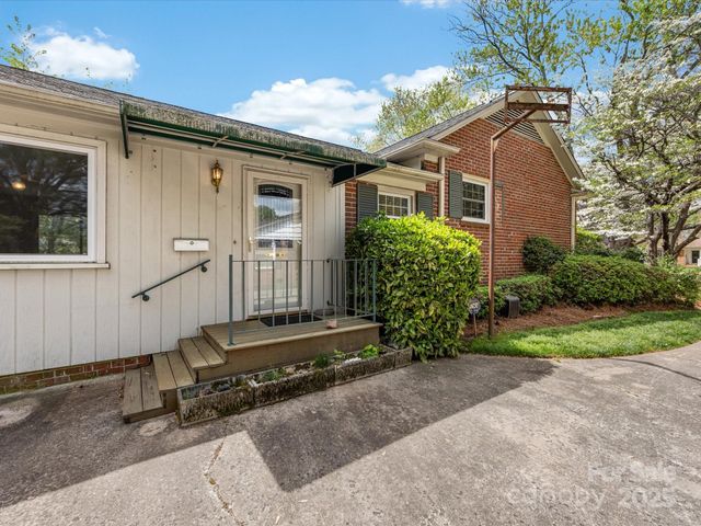 512 Holiday Road, Gastonia, NC 28054