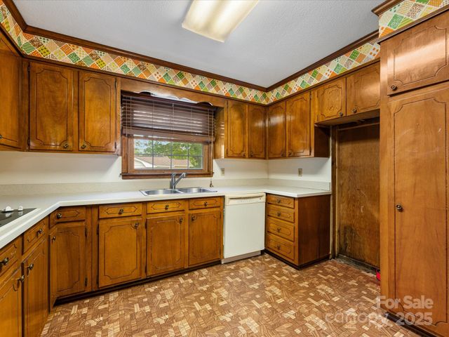 512 Holiday Road, Gastonia, NC 28054
