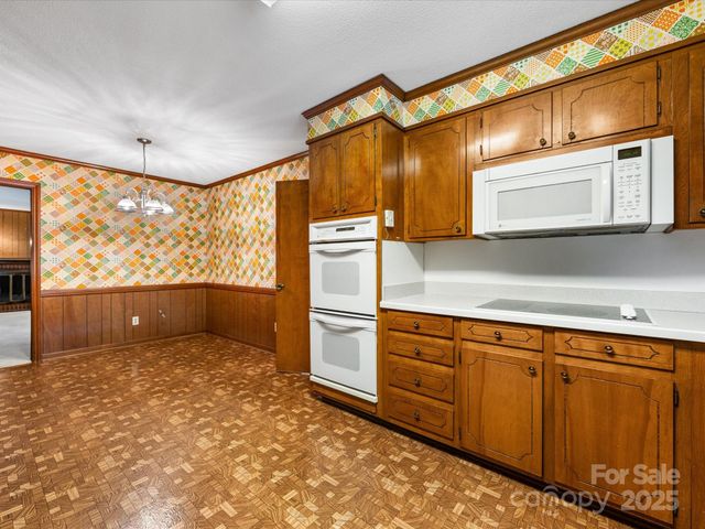 512 Holiday Road, Gastonia, NC 28054