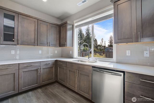 17657 130th Ave E, Puyallup, WA 98374