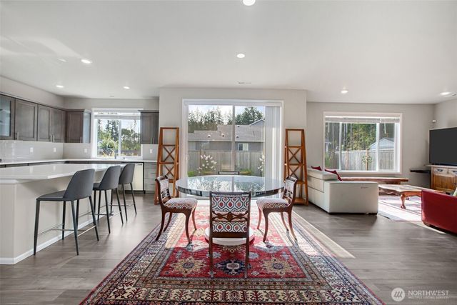 17657 130th Ave E, Puyallup, WA 98374