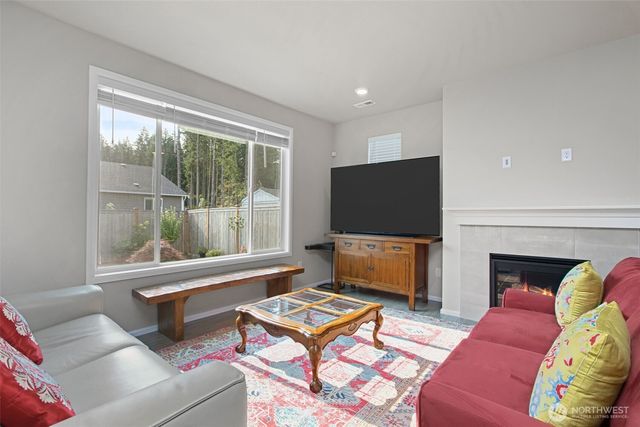 17657 130th Ave E, Puyallup, WA 98374