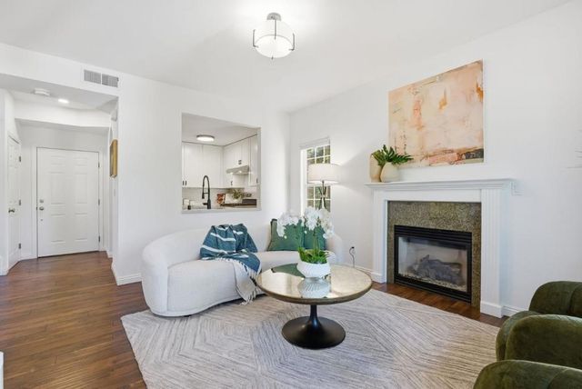 418 E Evelyn Avenue 202, Sunnyvale, CA 94086