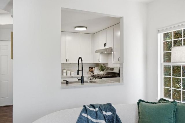 418 E Evelyn Avenue 202, Sunnyvale, CA 94086