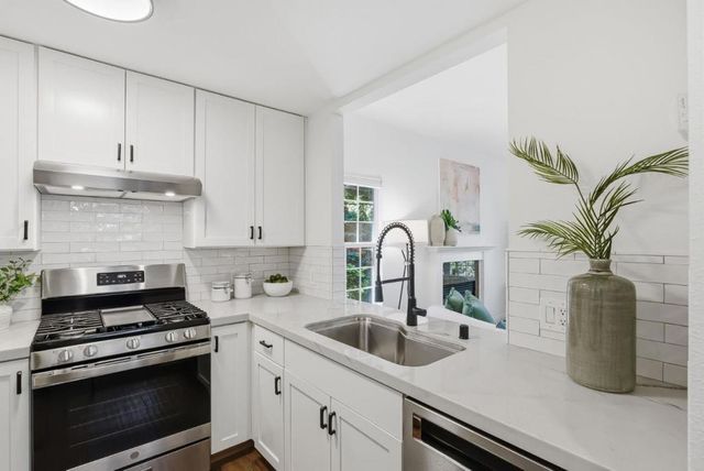 418 E Evelyn Avenue 202, Sunnyvale, CA 94086