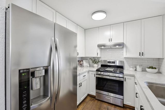 418 E Evelyn Avenue 202, Sunnyvale, CA 94086