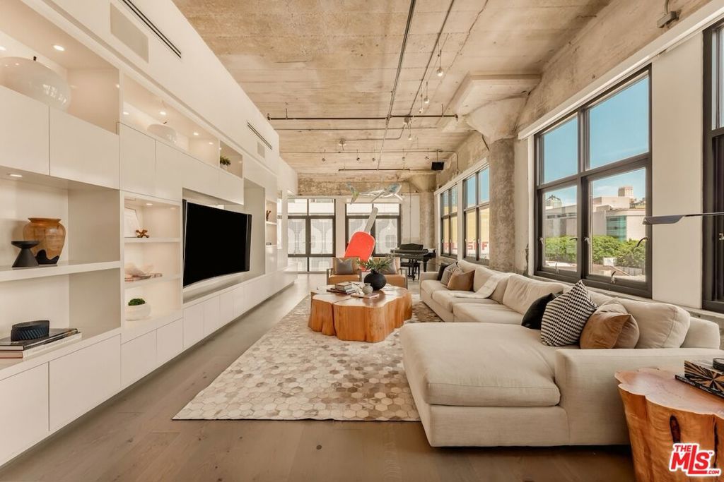 330 W 11th Street 401 & 402, Los Angeles, CA 90015 — exterior