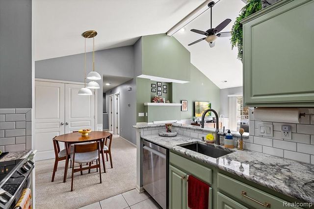 24009 Vance Avenue, Hazel Park, MI 48030