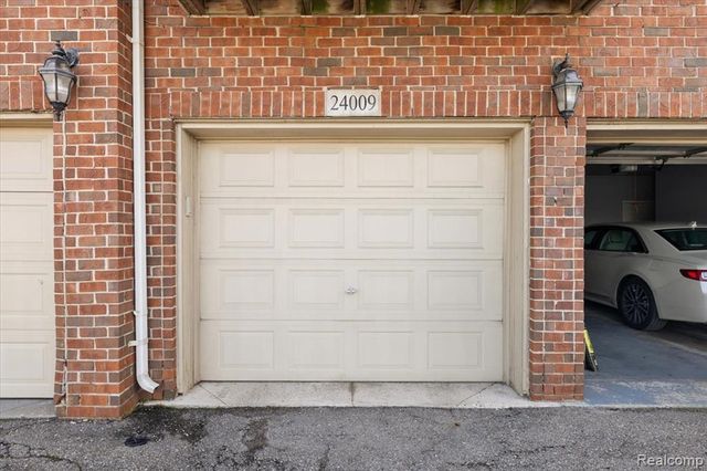 24009 Vance Avenue, Hazel Park, MI 48030