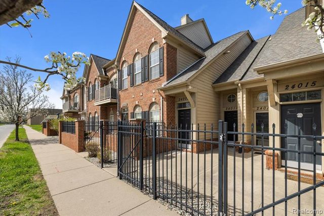 24009 Vance Avenue, Hazel Park, MI 48030