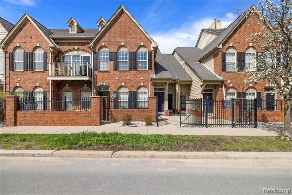 24009 Vance Avenue, Hazel Park, MI 48030