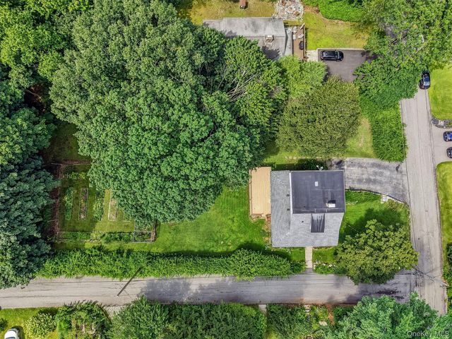 55 Ridge Avenue, Putnam Valley, NY 10579
