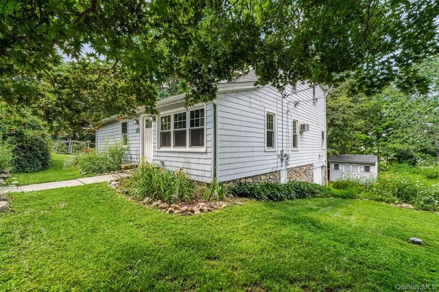 55 Ridge Avenue, Putnam Valley, NY 10579